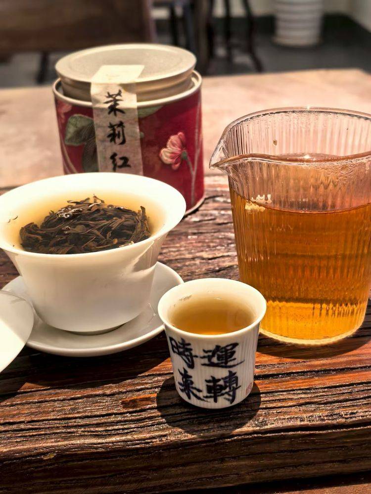 茉莉红茶一罐一两半装78元一罐